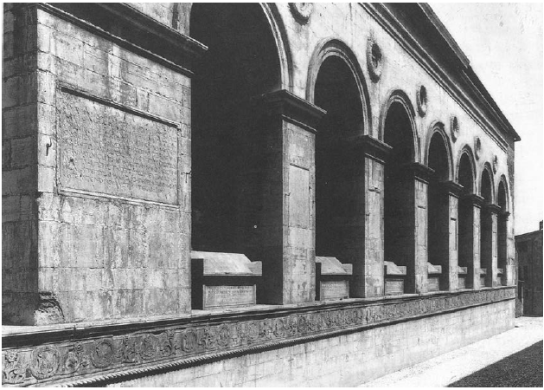 Leon Battista Alberti. Templo Malatestiano, R�mini, 1447-1450. Fachada lateral, lado sur. Fuente: Wittkower, Los fundamentos de la arquitectura en la edad del humanismo (Madrid: Alianza Forma, 1995), 59.