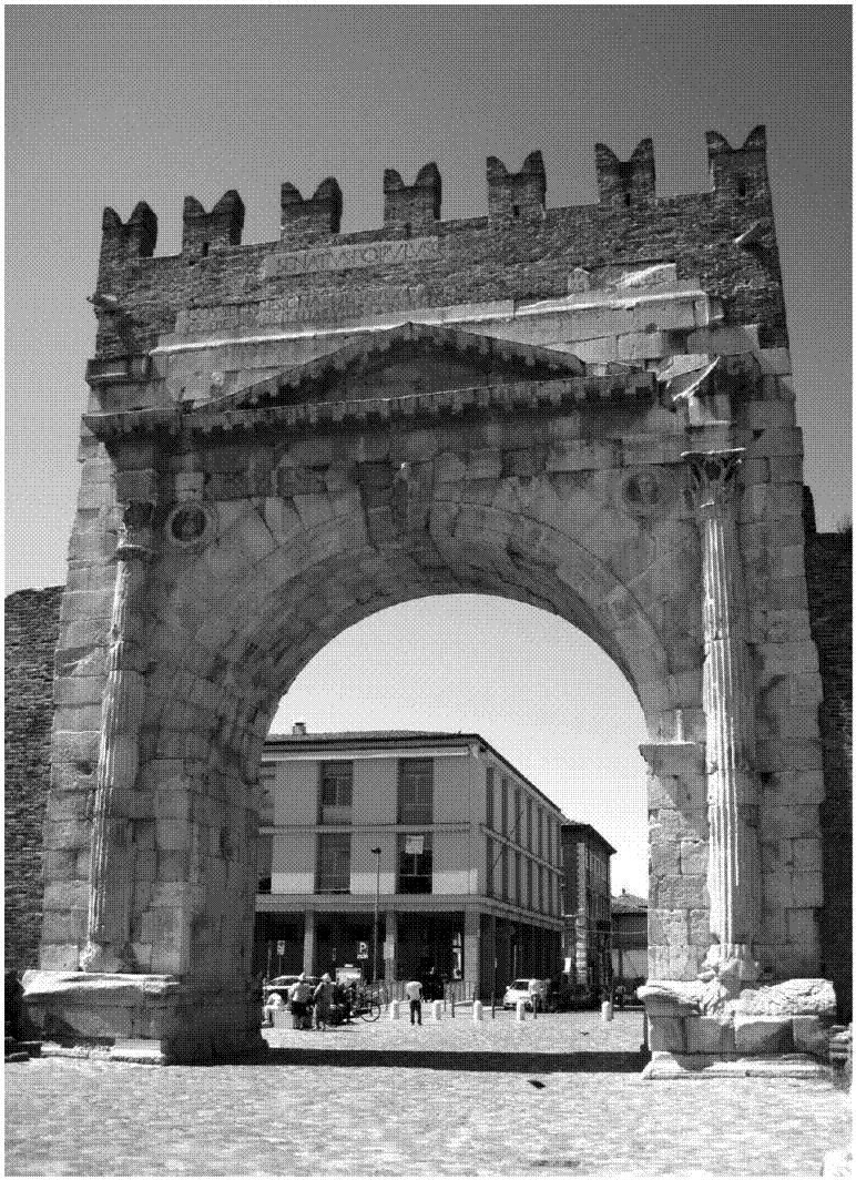 Arco de Augusto de R�mini, 28 a. C. Fotograf�a: PSR, 2015.