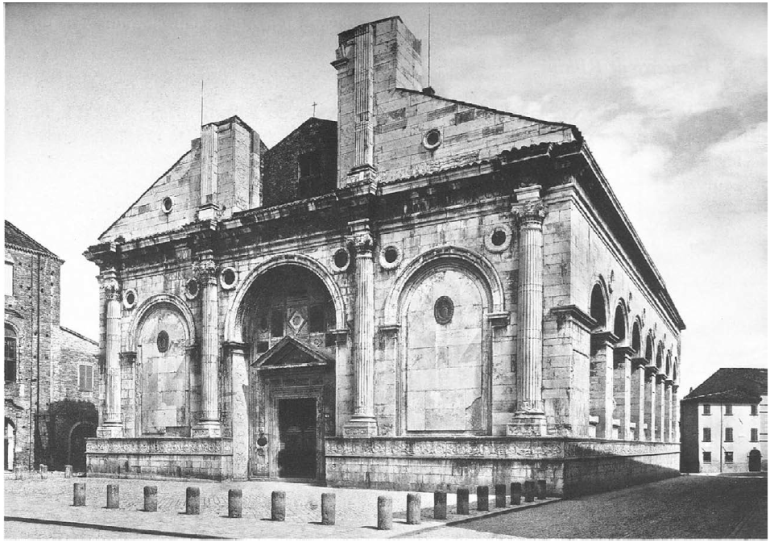Leon Battista Alberti. Templo Malatestiano, R�mini, 1447-1450. Fachada frontal. Fuente: Wittkower, Los fundamentos de la arquitectura en la edad del humanismo (Madrid: Alianza Forma, 1995), 59.