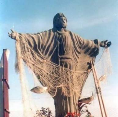 escultura del Cristo Pescador, Remanso Valerio. La imagen proviene de la p�gina de Facebook de �Cristo Pescador�