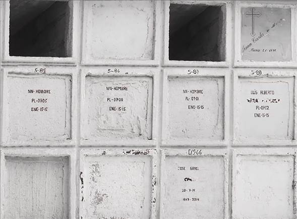 Pared blanca NN&hellip; Luis