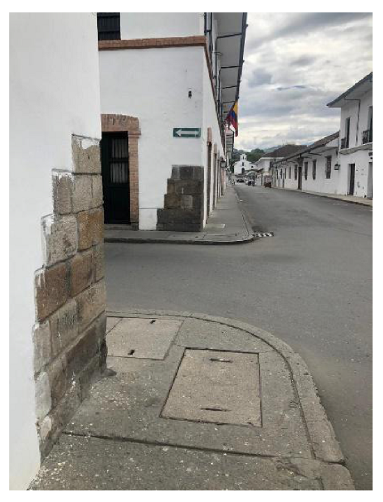 Piedras marfileñas en las esquinas de Popayán que servían a sus habitantes para rascarse y calmar el prurito producido por la tungiasis