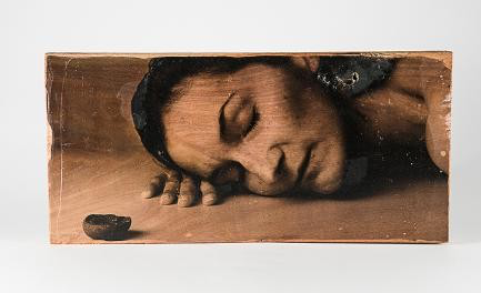 Eugenia Picado Maykall. Serie Los Sue&ntilde;os. Transferencia de cola de conejo sobre madera de cedro, 2015, 38x18 cm.