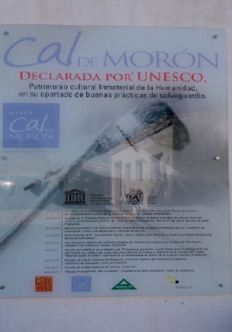 Panel con distinciones y reconocimientos obtenidos. Museo de la Cal