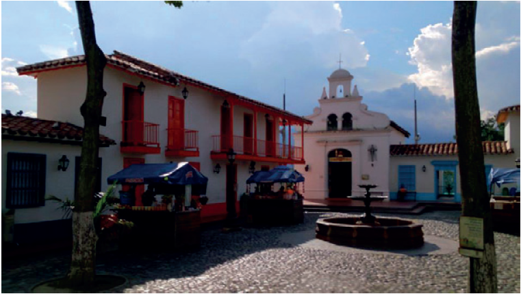 El &ldquo;Pueblito Paisa&rdquo; en el Cerro Nutibara (Medell&iacute;n, Colombia). Reproducci&oacute;n de caracter&iacute;sticas t&iacute;picas del poblamiento colonial de Antioquia para consumo visual.