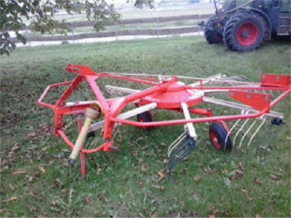 Hay-turning rake. Source: Author&acute;s file.