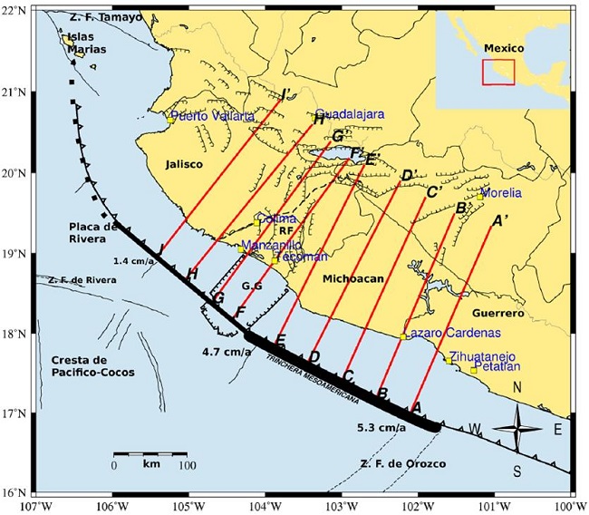 Perfiles perpendiculares a la Trinchera Mesoaméricana en la región de Michoacán-Colima-Jalisco. Las líneas rojas indican la ubicación de los perfiles. La línea negra gruesa indica la longitud del segmento de Michoacán definido por Pardo y Suárez (1995). La línea continua de color negro indica la longitud del segmento de Jalisco (Pardo y Suárez, 1995), inferida hacia el norte (línea punteada) en base a las replicas observadas para el sismo de 1932. G.G. = Graben el Gordo, Z. F. = Zona de Fractura y RF = Rift de Colima.