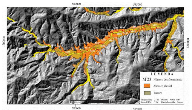 Modelo digital de elevaci&oacute;n de la cuenca de Motozintla, mostrando la cartograf&iacute;a de los abanicos aluviales y terrazas. Los n&uacute;meros muestran la localizaci&oacute;n de las muestras recuperadas sobre la planicie aluvial.