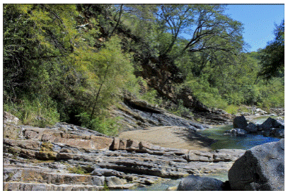 Exposure of continental sandstone and lutite that compose the lower stratigraphic part of the Tecocoyunca Group.
