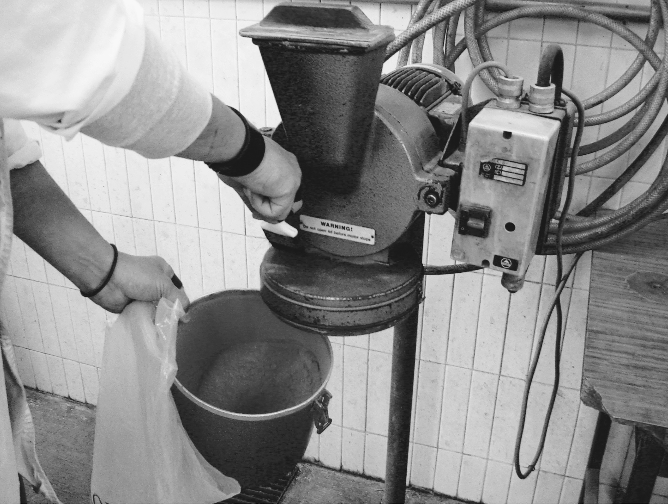 Molienda de hojas secas