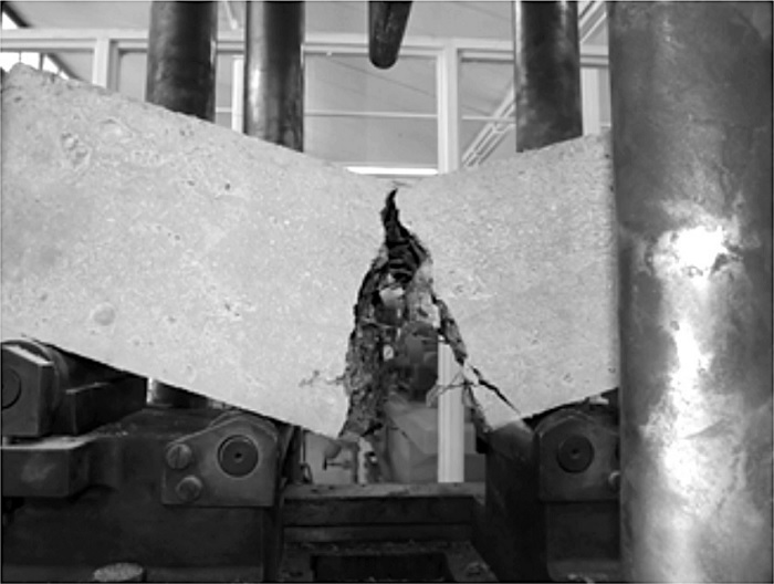 Muestra de concreto reforzado con fibras